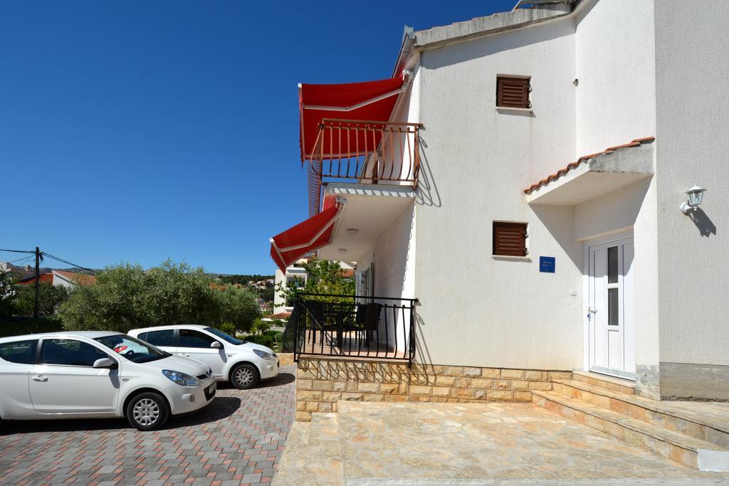 Apartments Maslina Трогир Экстерьер фото